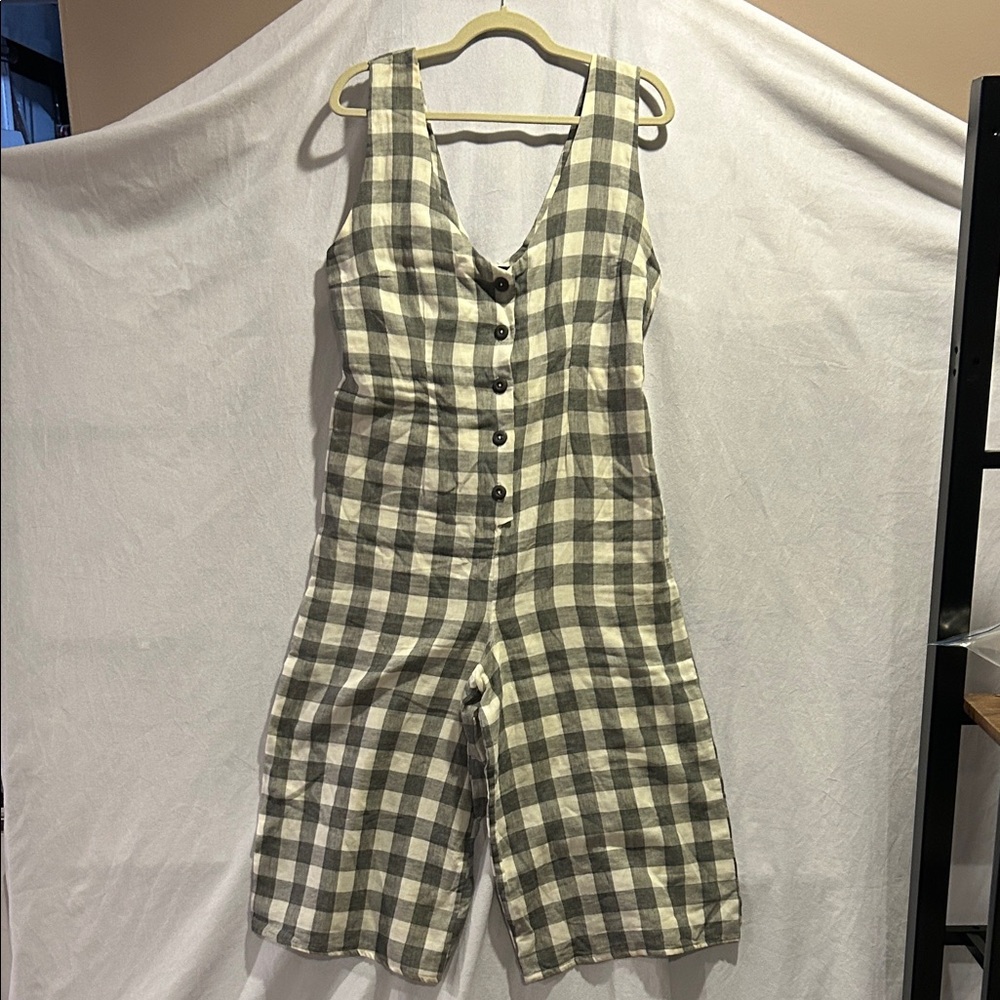 Forever 21 gray and White  checkered Jumper with tie size s